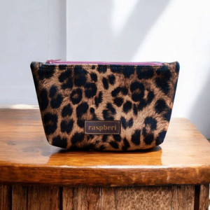 Kosmetyczka MIDI z weluru w panterkę