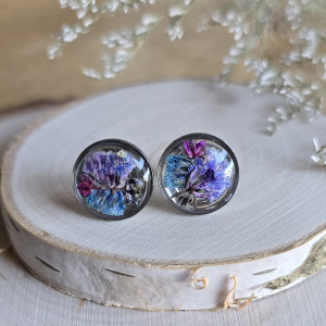 Srebrne kolczyki z kwiatami wkręty sztyfty z żywicy żywica epoksydowa z suszonymi prawdziwymi kwiatami fioletowa gipsówka