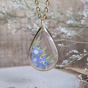 Złota zawieszka złoty wisiorek kwiat naszyjnik żywica z żywicy kwiaty łezka łza niezapominajka niezapominajki