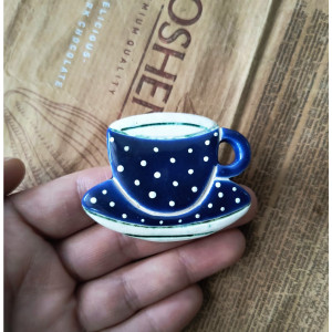 Broszka filiżanka w kropki