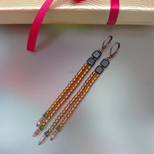 Kolczyki Czarno Złote Kostki Tila Czarne Długie kol25.47