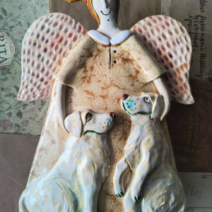 Anioł z 2 golden retrivierami