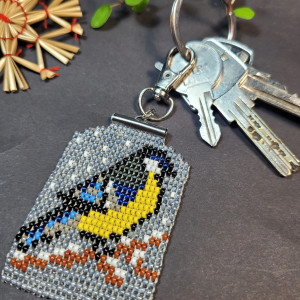 "Sikorka zimowa"  Brelok breloczek zawieszka do kluczy / torebki / plecaka tkana z koralików