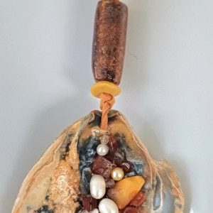 muszla - piękny wisior z muszlą ostrygową