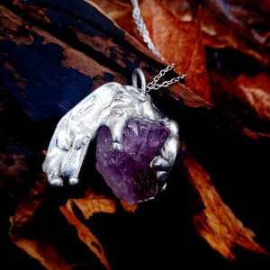 Naszyjnik z fioletowym jadeitem, pojedynczy egzemplarz, biżuteria autorska, ręcznie robiona