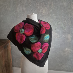 Czarna chusta handmade wełniana