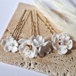 Zestaw ślubnych spinek do włosów białe kwiaty