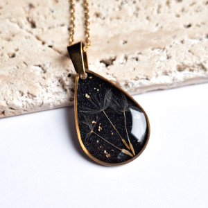 Wisiorek z żywicy z dmuchawcem łezka