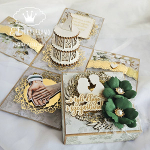 Exploding box z tortem trzypiętrowym z okazji ślubu