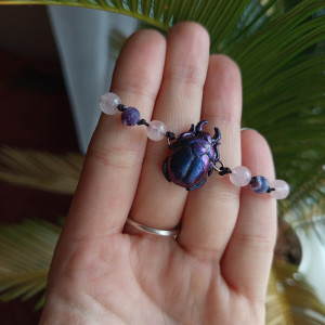 bransoletka żuczek z agatem i kwarcem różowym . idealna na prezent, magic, fantasy, goblincore, fairycore