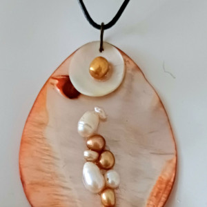 piękny wisiorek / naszyjnik z masy perłowej !