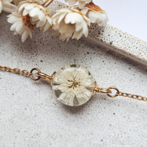 Bransoletka z żywicy z kwiatem krwawnika