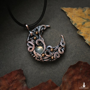 Wisiorek miedziany księżyc lunula labradoryt i hematyty wire wrapping
