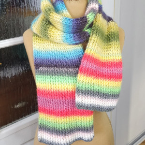 Wielobarwny, Szeroki Szal Ombré w Pasy - Ciepły i Miękki.