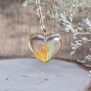 Złota zawieszka złoty wisiorek kwiat naszyjnik żywica z żywicy kwiaty z kwiatami serce serduszko pomarańczowe