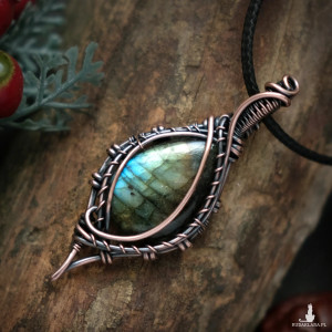 Wisiorek miedziany naszyjnik z labradorytem wire wrapping