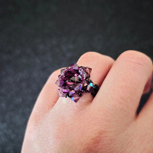 Pierścionek "Amethyst Maxima" z kryształów i kamieni Preciosa