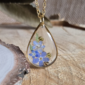 Złota zawieszka złoty wisiorek kwiat naszyjnik żywica z żywicy kwiaty łezka łza niezapominajka niezapominajki