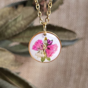 Wisiorek z wiecznymi kwiatami