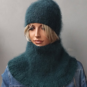 Moherowy komplet  w kolorze ciemno zielonym