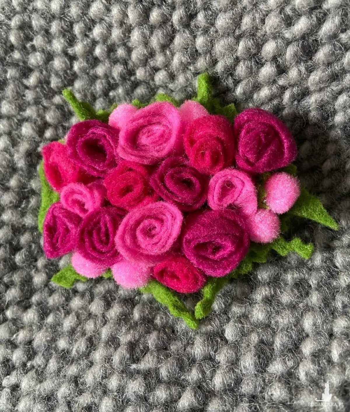 Bukiecik róż z filcu