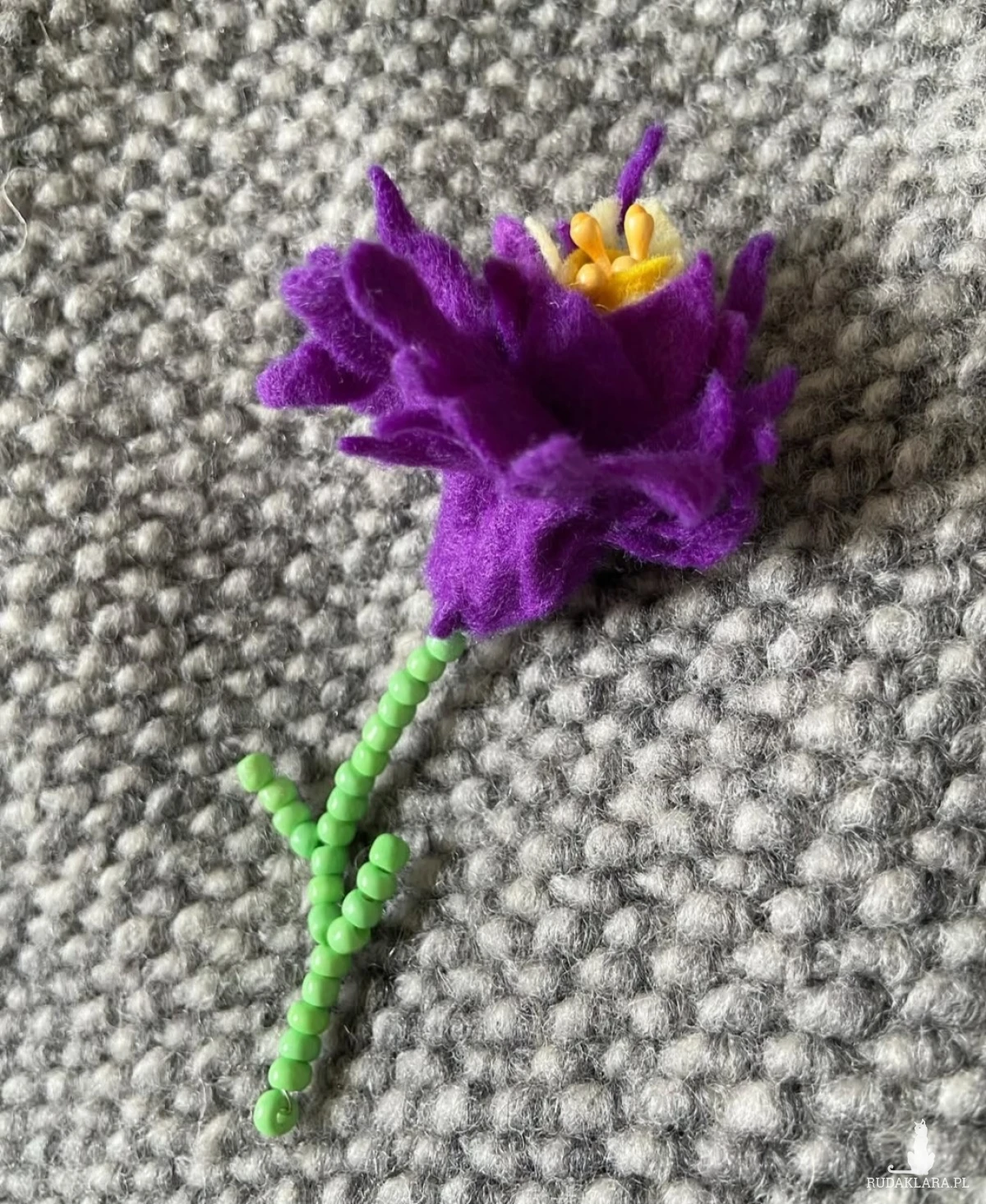 Kwiat z filcu