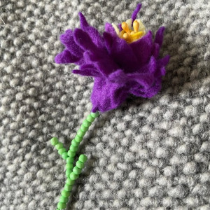 Kwiat z filcu