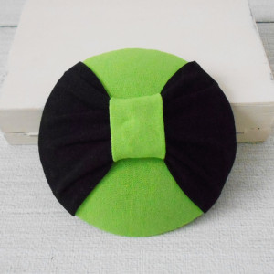 Fascynator dwa kolory: zieleń i czerń