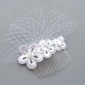Grzebyk do włosów - ozdoba z gipiury