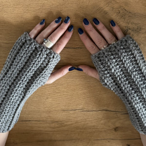 Szare długie rękawiczki mitenki