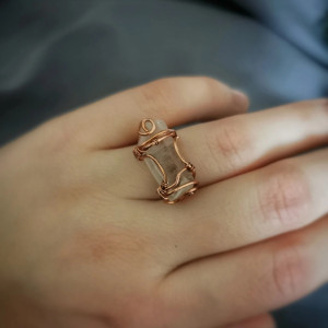 Regulowany pierścionek z kryształem górskim