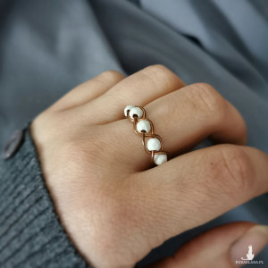 Rozmiar 14 – pierścionek miedziany z howlitami