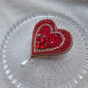 Wyjątkowa broszka SERCE