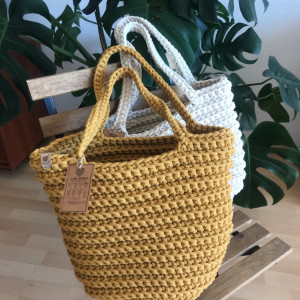 Torebka damska,na ramię,zapinany koszyk ze sznurka.