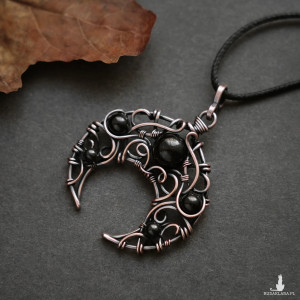 Wisior miedziany księżyc lunula czarny turmalin wire wrapping