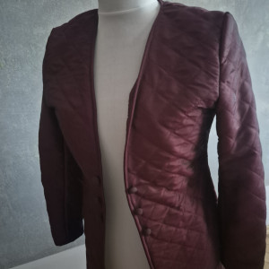 Płaszcz bordowy pikowany