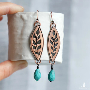 Kolczyki miedziane roślinne wire wrapping z howlitem