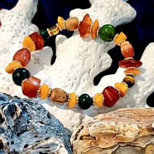 ochronna bransoletka z intencją - z bursztynem i nie tylko