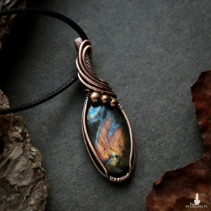 Wisiorek miedziany naszyjnik z labradorytem wire wrapping