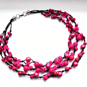 Fuksja naszyjnik z koralików i sznurka