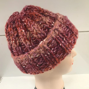 Nowa, ręcznie wykonana czapka zimowa