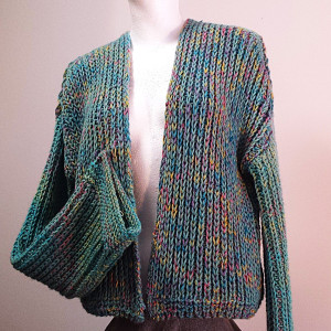 Nowy, oryginalny, ręcznie wykonany krótki kardigan