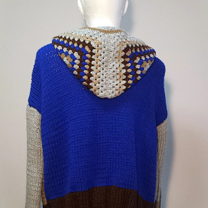 Nowy, oryginalny, ręcznie wykonany sweter z kapturem