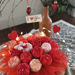 Walentynkowy Candle Flower box XL wykonany z naturalnych świec sojowych z aromatem