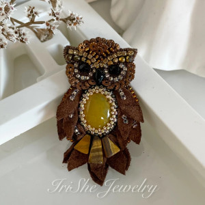 Broszka Sowa z kamieniami naturalnymi