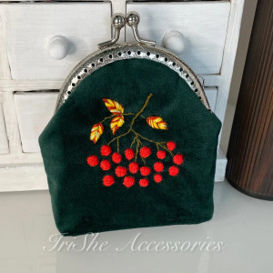 Portmonetka damska welurowa “Jarzębina” w kolorze butelkowej zieleni