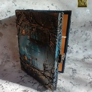 Drewniana szkatułka