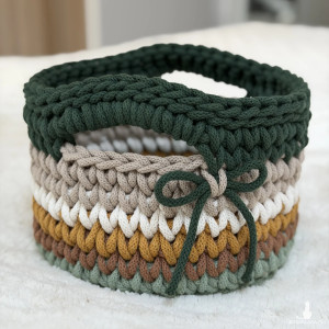 Koszyk ręcznie robiony z uchwytami nr1.