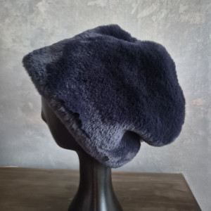Futrzana  sztuczne futro czapka granat