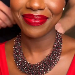 Naszyjnik Drobne Koraliki Mgiełka Czarne I Czerwone